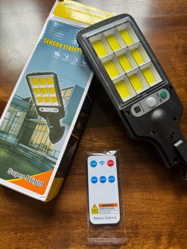 Farola solar para exteriores - luces LED de pared con control remoto (Por Llegar)